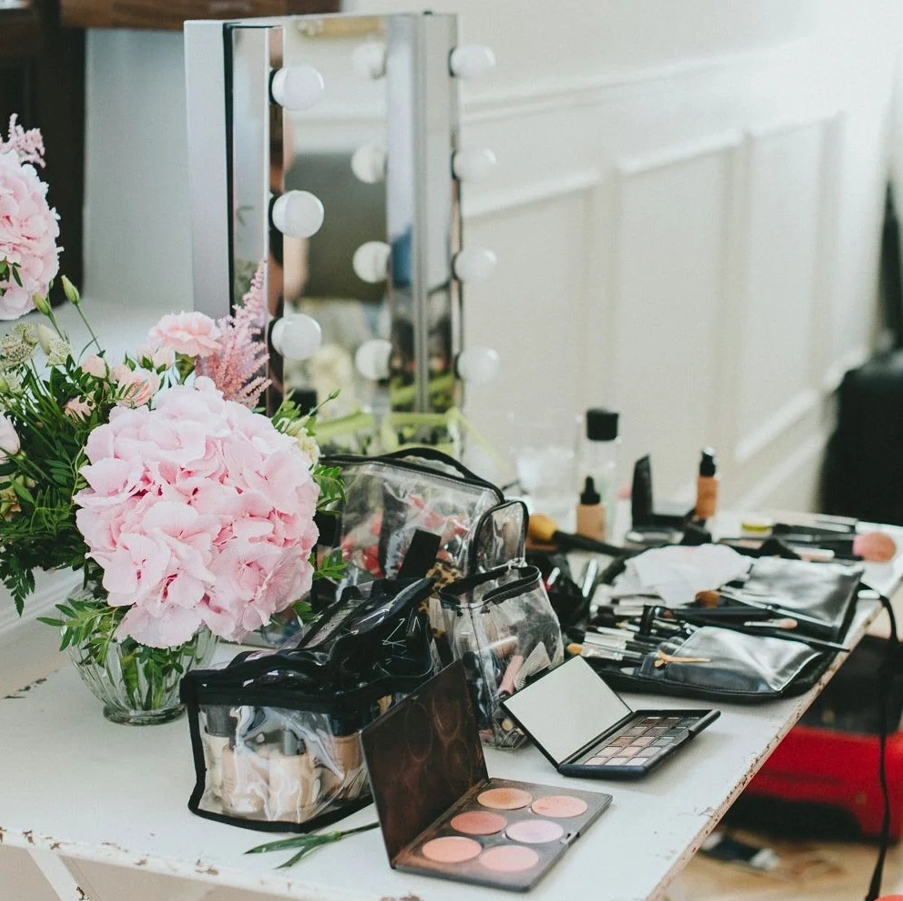 Beauty Corner/Glitter Bar