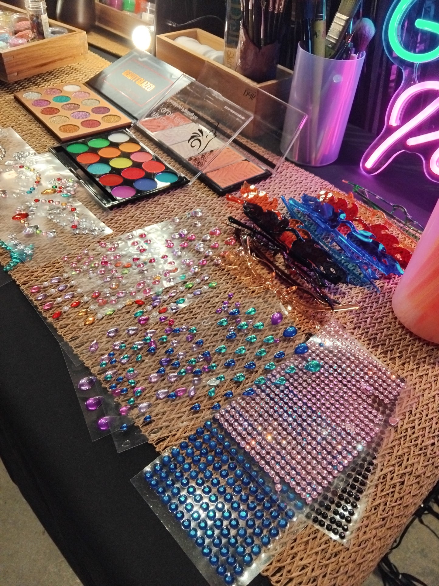 Beauty Corner/Glitter Bar