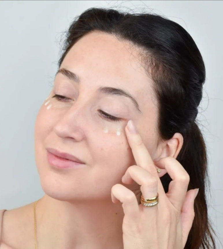 Contorno y prebase de ojos